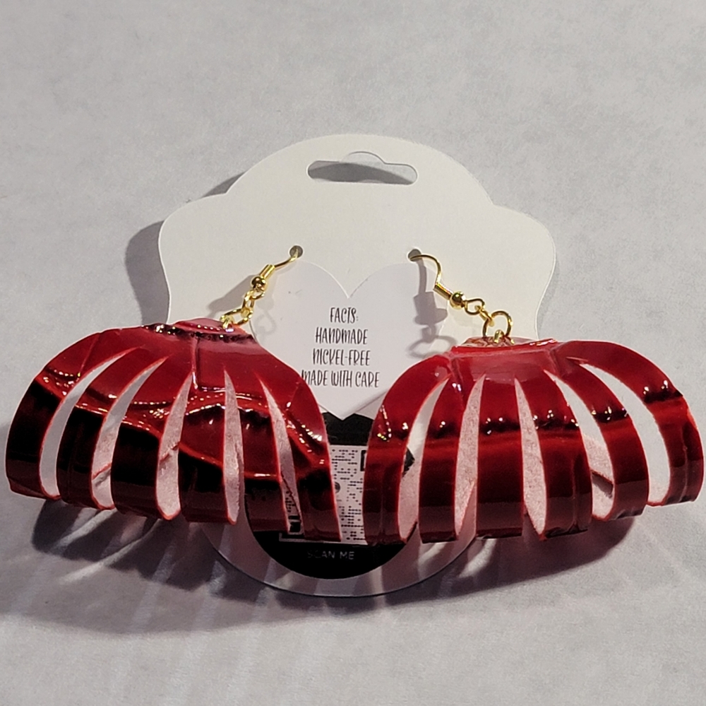 Red/Black Textured Claw Sculpted Faux Leather Earrings 1.5"